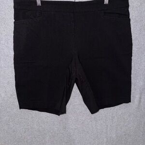 Time and Tru Black Bermuda Shorts Classic Design